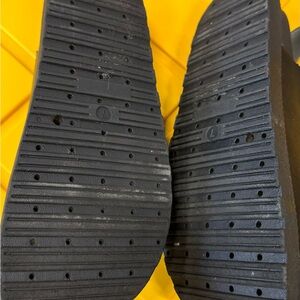 Women’s sandals size 7